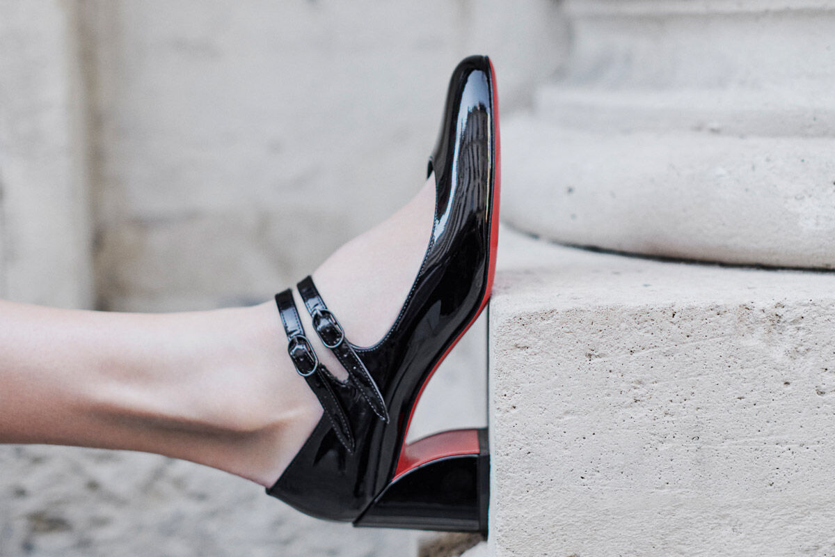 ルブタン ヒル高9cm 22cm 購入時9万 ヒル底汚れ有り 表面ほぼ新品同様