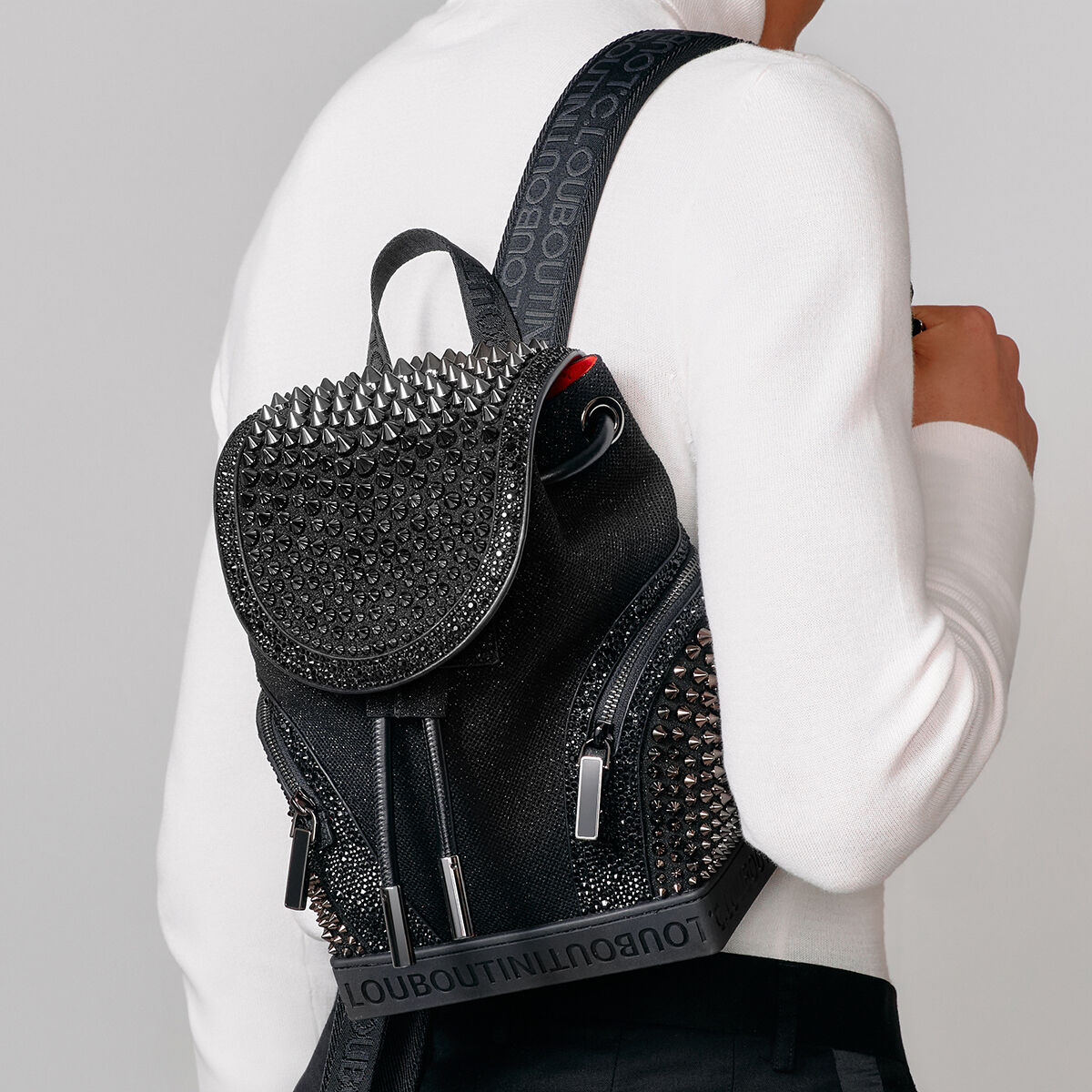 ※訳あり 未使用 クリスチャンルブタン EXPLORAFUNK　ショルダーバッグ 訳あり 未使用 クリスチャンルブタン EXPLORAFUNK ショルダー