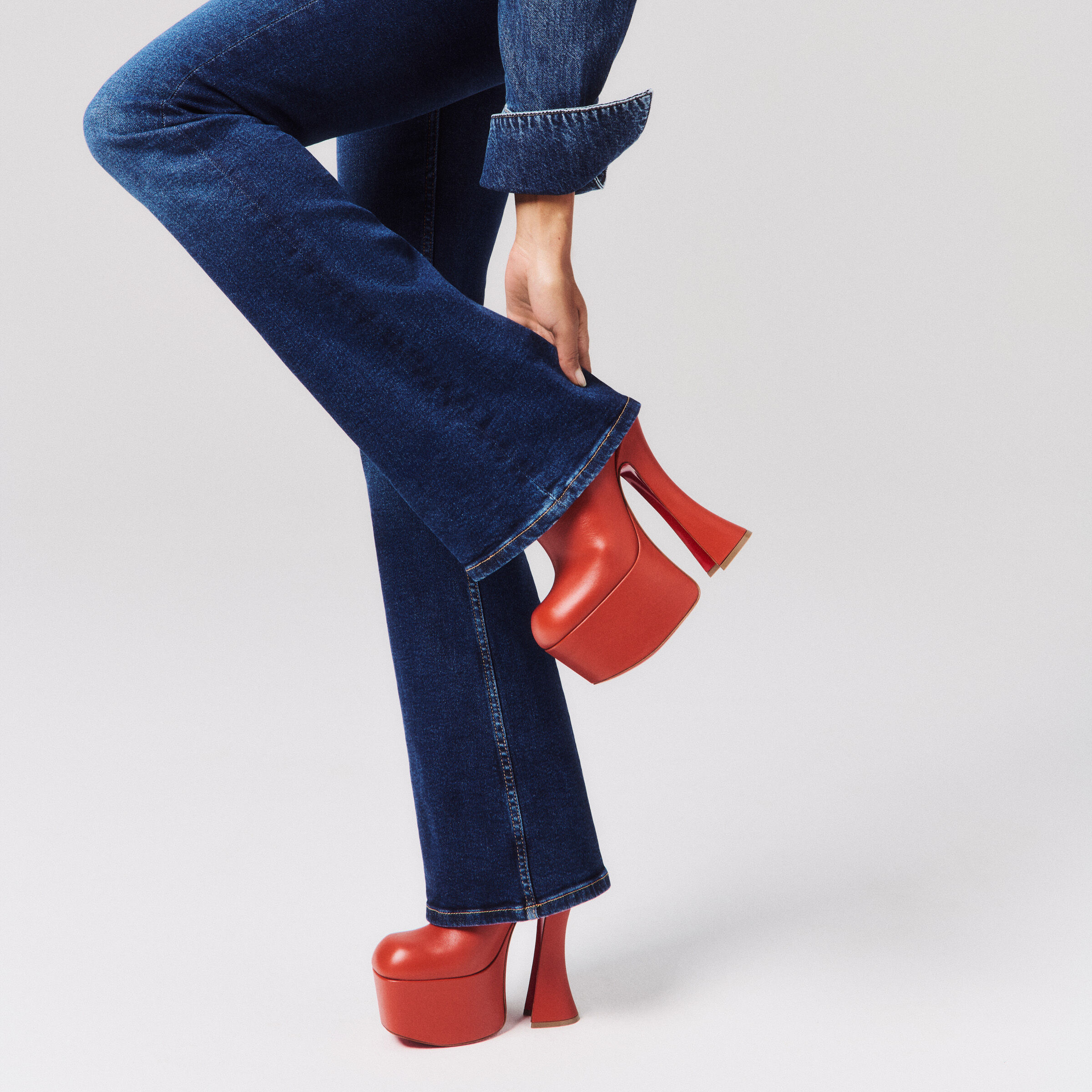 Aquabootie image number 1