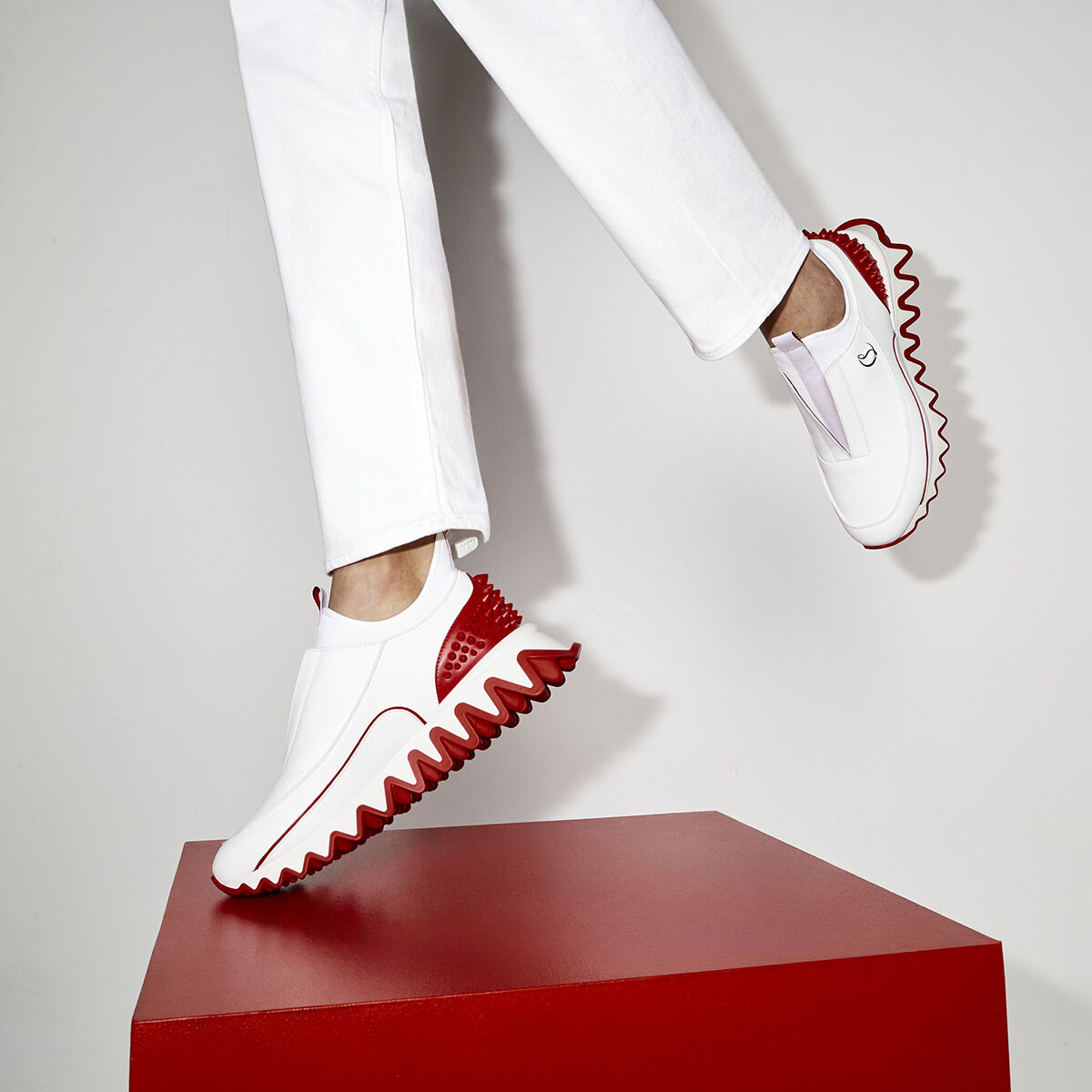 Sharkyloub SP Spikes ホワイト カーフレザー - Shoes - Men - Christian Louboutin
