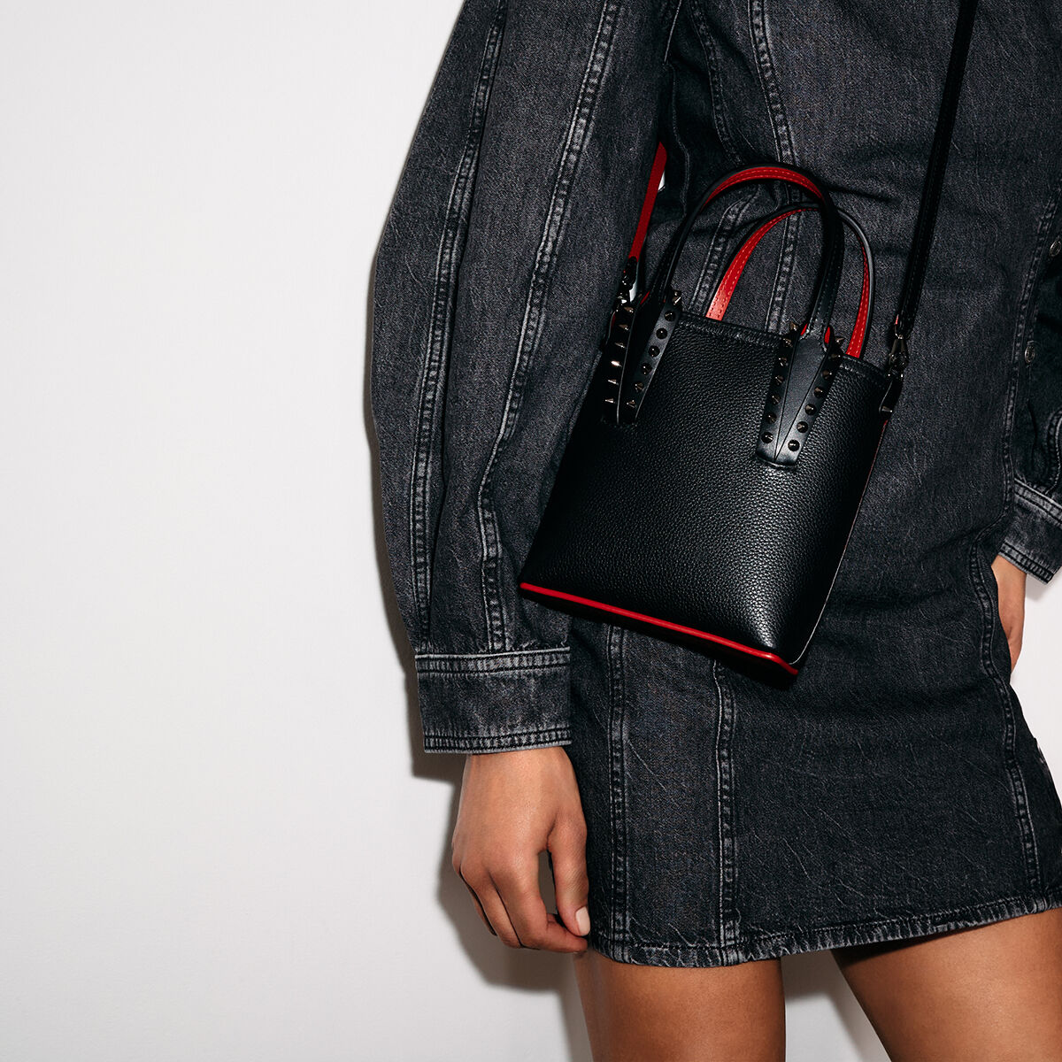 Cabata N/S Mini ブラック カーフレザー - Bags - Women - Christian Louboutin
