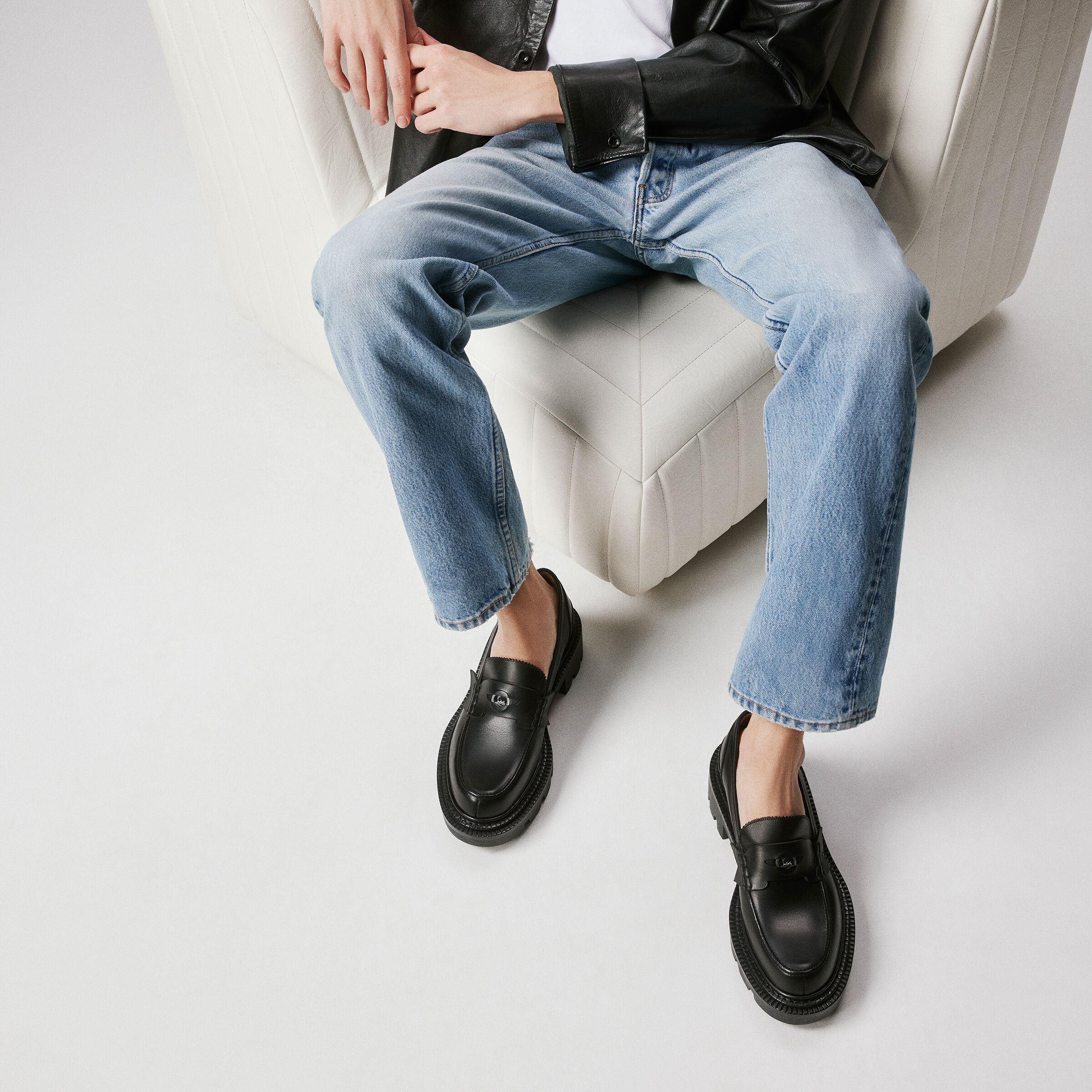 Christian Louboutin ブラック ローファー