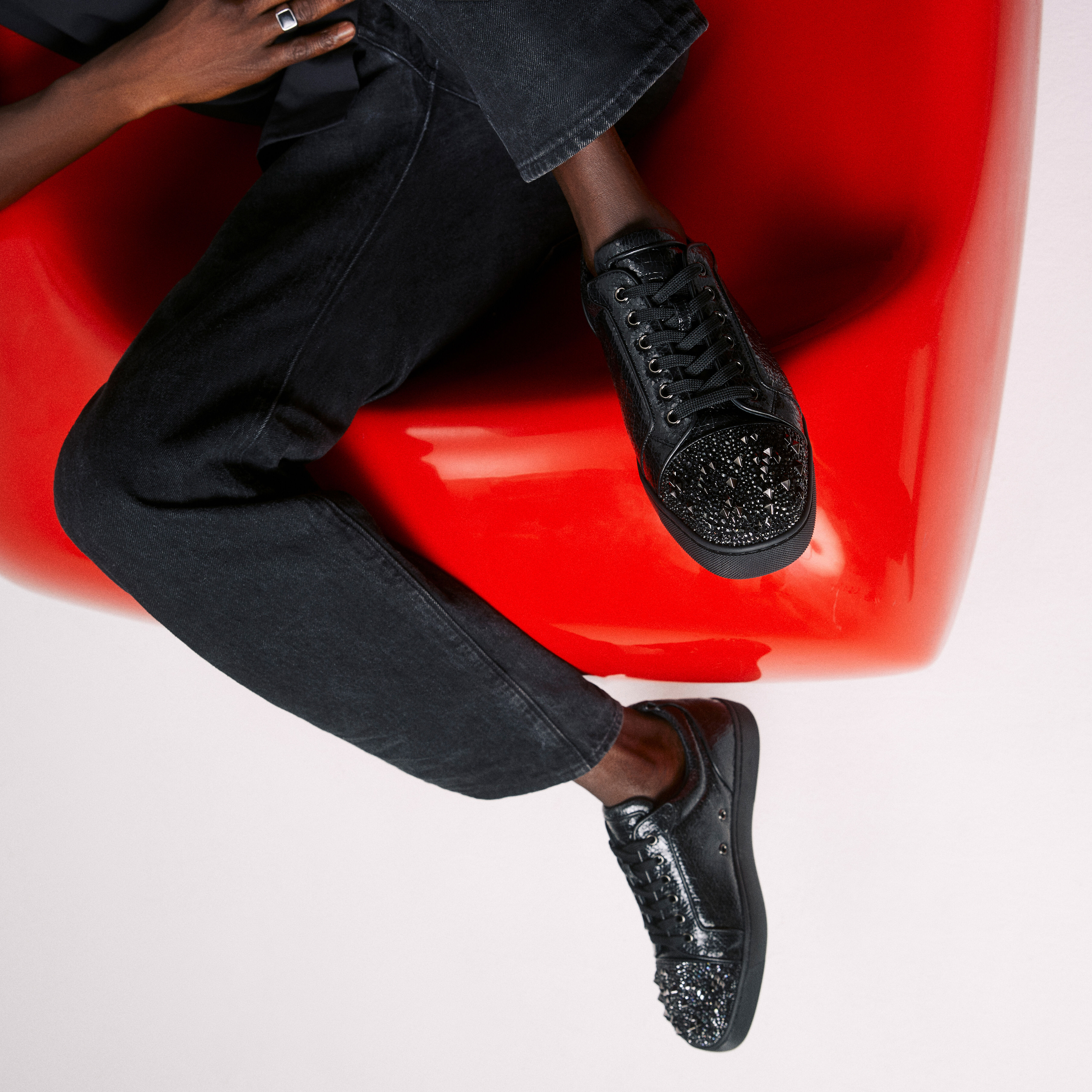 Christian Louboutin スニーカー たのしい スタッズ レッドソール