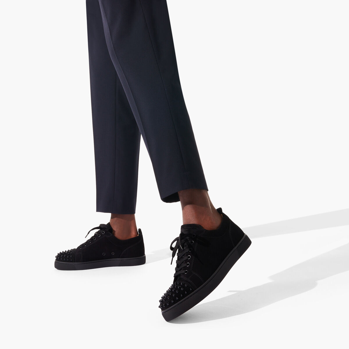 Louis Junior Spikes ブラック ヴーベロア（スエード） - Shoes - Men - Christian Louboutin