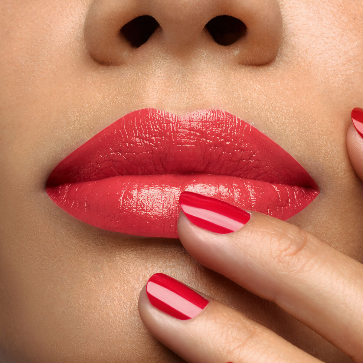 ルージュルブタン ソーグロウ オンザゴー Coral Palace 010G - Christian Louboutin Beauty