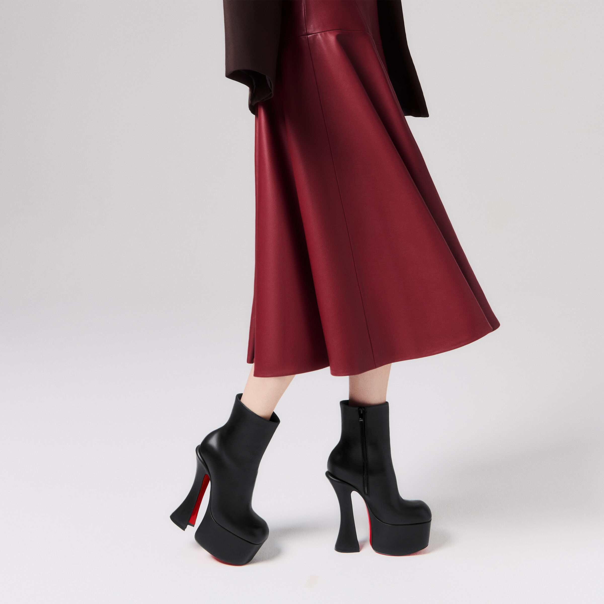 Aquabootie image number 1